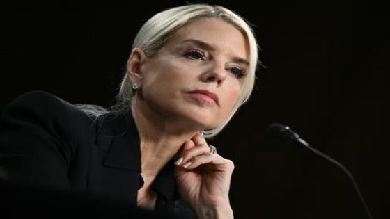 ترامب يقيل وزيرة العدل ويعين محاميه الشخصي السابق خلفا لها