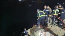 مأساة بالجرف الأصفر… وفاة أم وفقدان أب وطفله بعد سقوط سيارتهم في البحر