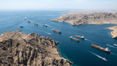 ترامب: الولايات المتحدة تشرع في عملية إعادة فتح مضيق هرمز