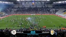 اقتحام جماهير الجزائر يثير الفوضى في مباراة ضد الأوروغواي