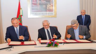 المغرب يوقع اتفاقية لتطوير منظومة صناعية متكاملة لتحلية المياه