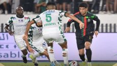 التحكيم الرسمي لقمة الجيش الملكي والرجاء في الجولة الـ17