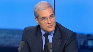 الأمير مولاي هشام يتعرض لكسر في الضلع بعد سقوطه عن حصانه في سان تروبيه