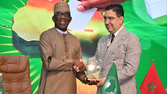 بوريطة يتسلم جائزة الاتحاد الإفريقي تقديراً لريادته في الحكامة والديمقراطية