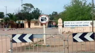 السلطات الجزائرية تسلم دفعة جديدة من المهاجرين المغاربة عبر معبر “زوج بغال”