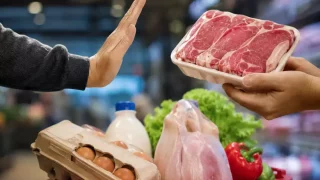 نشطاء مغاربة يطلقون حملة لمقاطعة اللحوم والمنتجات الحيوانية احتجاجًا على ارتفاع الأسعار
