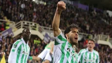 عبد الصمد الزلزولي يُتوج بجائزة أفضل لاعب في ريال بيتيس لشهر أبريل