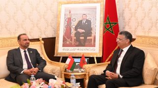المغرب وسلطنة عمان يعززان شراكتهما بتوقيع مذكرة تفاهم لتطوير التكوين القانوني والمهني