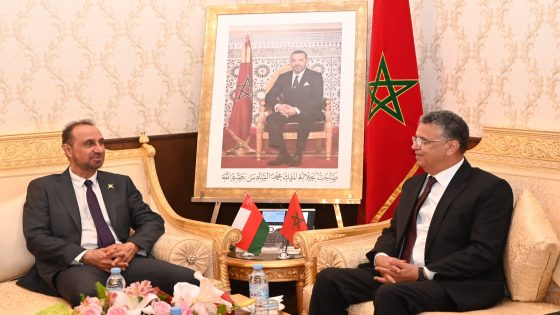 المغرب وسلطنة عمان يعززان شراكتهما بتوقيع مذكرة تفاهم لتطوير التكوين القانوني والمهني