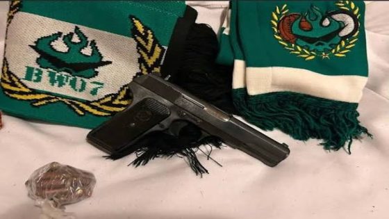 الأمن الوطني بوجدة يوقف شخصاً بعد نشر محتوى يتضمن سلاحاً نارياً ويحرض على الشغب الرياضي