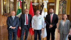 استقبال رسمي لفوزي لقجع في نويفو ليون استعدادًا لمباراة المغرب وهولندا
