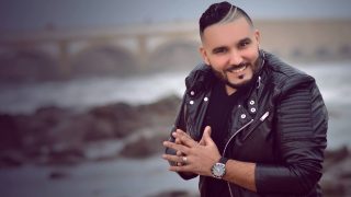 توقيف المغني الجزائري رضا الطالياني بالمحمدية بعد حادث سير والاشتباه في قيادته تحت تأثير الكحول