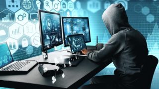 حسابات وهمية تقود حملات تحريض للهجرة غير النظامية نحو سبتة ومليلية عبر السباحة