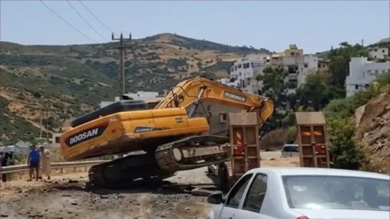 فاجعة بتطوان.. مصرع 3 أشخاص وإصابة 24 آخرين بعد انقلاب جرافة فوق حافلة