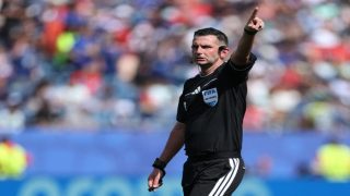 فيفا يعيّن مايكل أوليفر لقيادة قمة المغرب وكندا في ثمن نهائي مونديال 2026