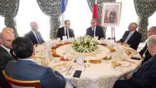 جلالة الملك يقيم مأدبة غداء على شرف الوزير الأول الفرنسي والوفد المرافق له ترأسها أخنوش