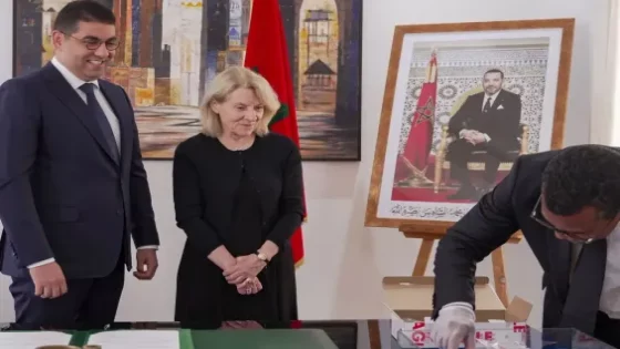 عمرها حوالي 72 مليون سنة.. فرنسا تعيد تسع مستحاثات مغربية عبارة عن أسنان الديناصورات