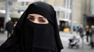 البرتغال تحظر تغطية الوجه في الأماكن العامة