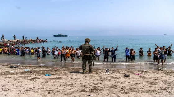 سبتة.. إيداع 30 مغربيا السجن منذ اندلاع موجة العبور الجماعي