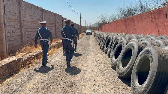 توقيف ثلاثة أشخاص بعد سرقة نحو 100 عجلة شاحنات بضواحي مراكش