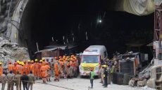 مأساة في الهند.. انهيار ملجأين فوق أسر هاربة من الفيضانات