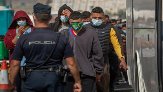 إسبانيا تنهي استخدام القاعات الرياضية بسبتة لاستقبال المهاجرين