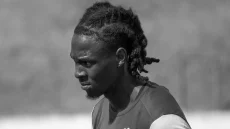 وفاة لاعب برتغالي عمره 25 سنة بعد سقوطه مغشيًا عليه خلال مباراة ودية