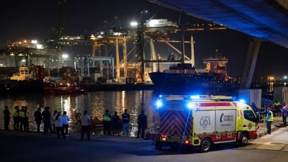 مأساة بميناء الجزيرة الخضراء.. مصرع مغربيتين وإصابة شخصين بعد سقوط سيارة في البحر