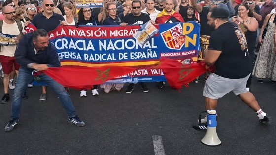 تمزيق العلم المغربي في مدريد يثير الغضب.. تصعيد من اليمين المتطرف يتجاوز حدود الاحتجاج