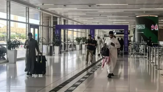 السعودية.. وفاة 12 شخصاً وإصابة 309 آخرين إثر استهداف مطار الملك خالد الدولي بالرياض
