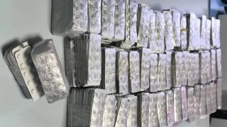 طنجة وإيمزورن.. حجز 2688 قرصاً مخدراً وتوقيف شخصين في عمليتين أمنيتين