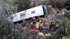 إصابة 80 شخصا بجروح خطيرة في حادث اصطدام حافلة بسيارة قرب برشلونة